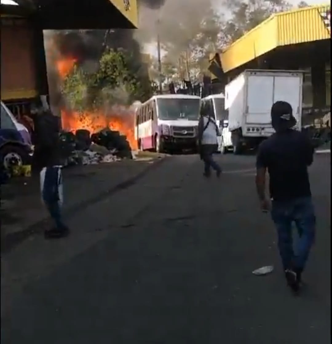 nxnoticias.com-cae-helicoptero-cerca-de-la-avenida-del-iman-en-cdmx-hay-3-muertos