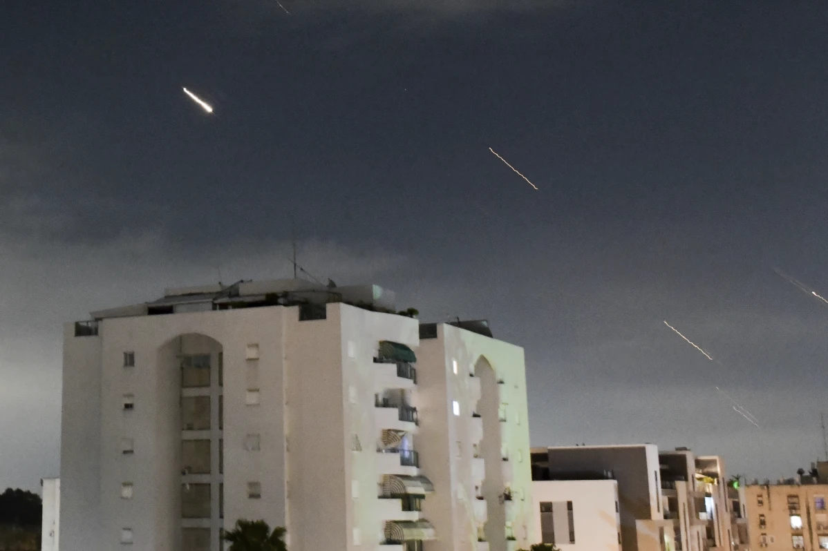 nxnoticias.com-informa-israel-que-derribo-99-de-los-mas-de-300-drones-y-misiles-lanzados-por-iran-reporta-danos-menores