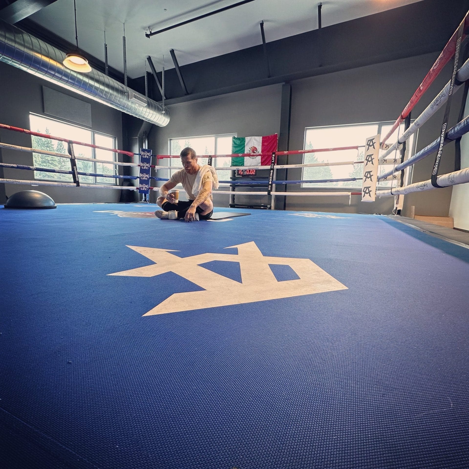 nxnoticias.com-ante-mandato-de-la-fib-para-una-defensa-obligatoria-canelo-renunciaria-a-su-titulo