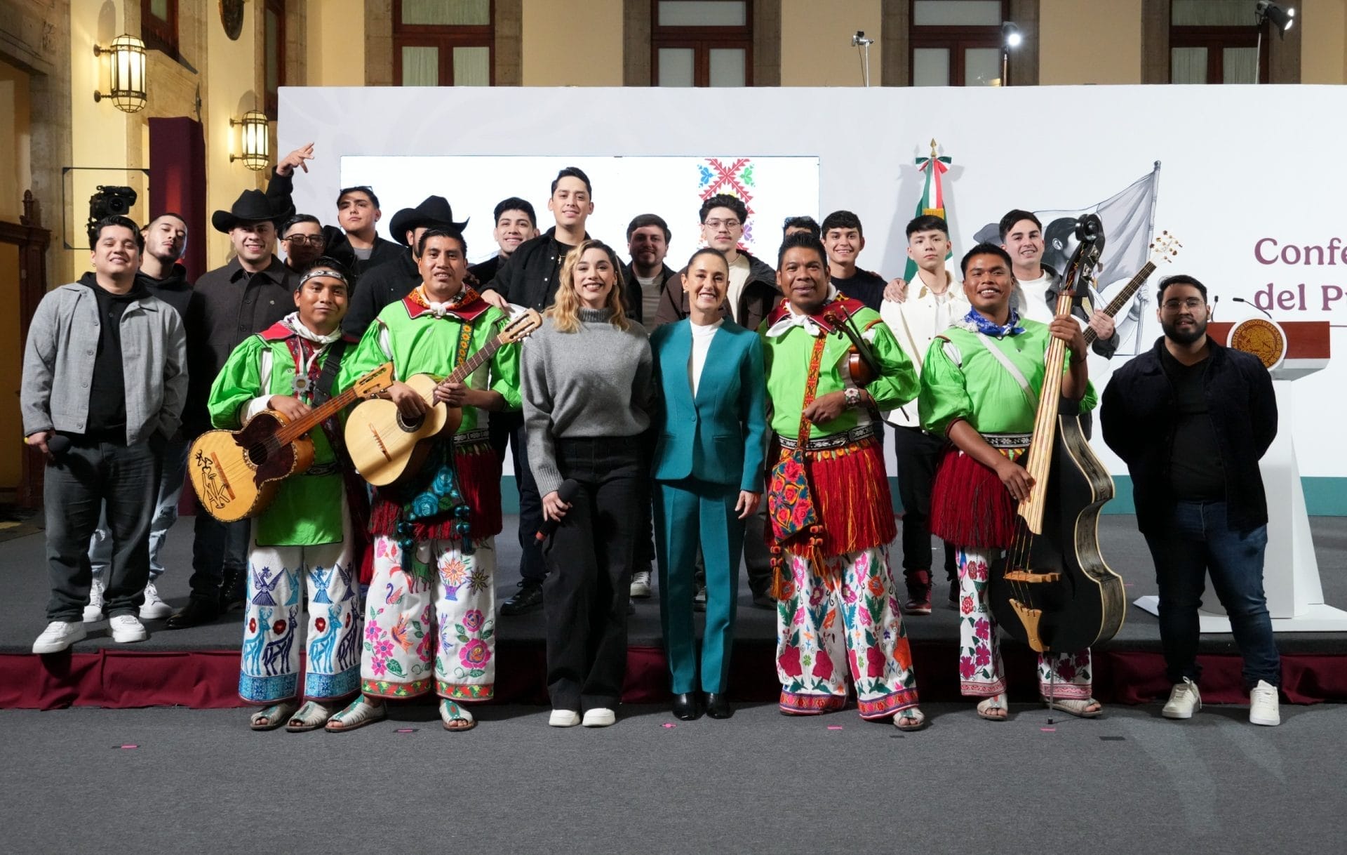 nxnoticias.com-sheinbaum-reconoce-a-los-migrantes-que-viven-en-eu-y-les-dedica-un-himno