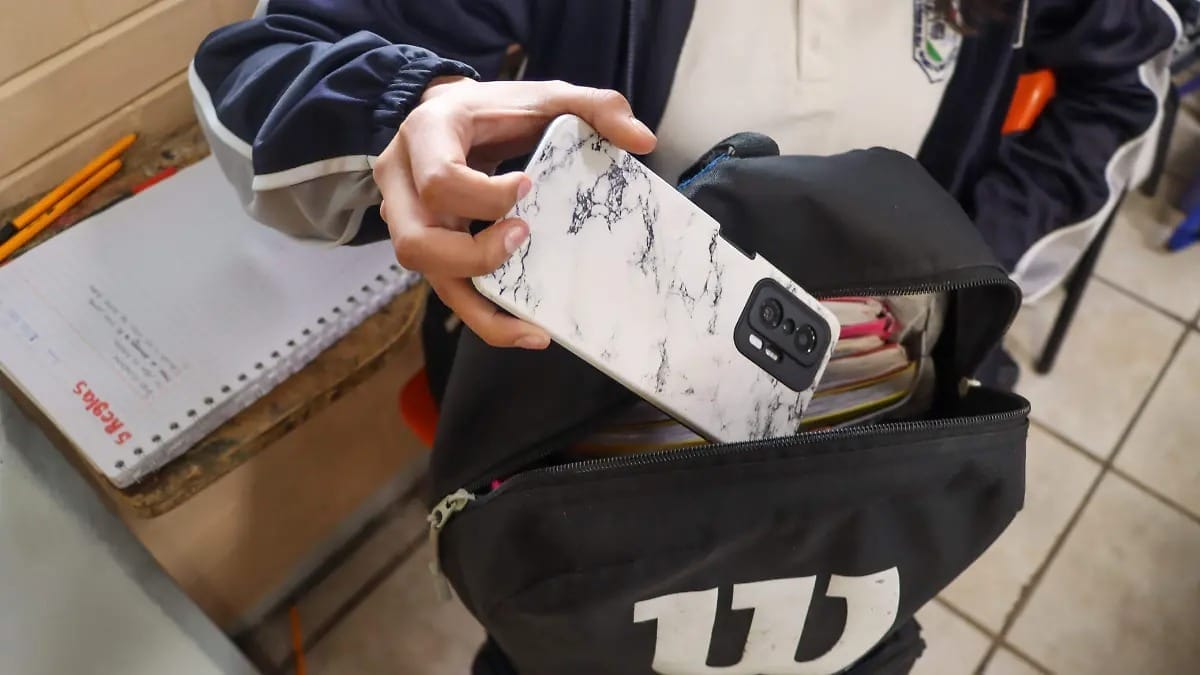 nxnoticias.com-inicia-prohibicion-de-celulares-en-escuelas-de-queretaro