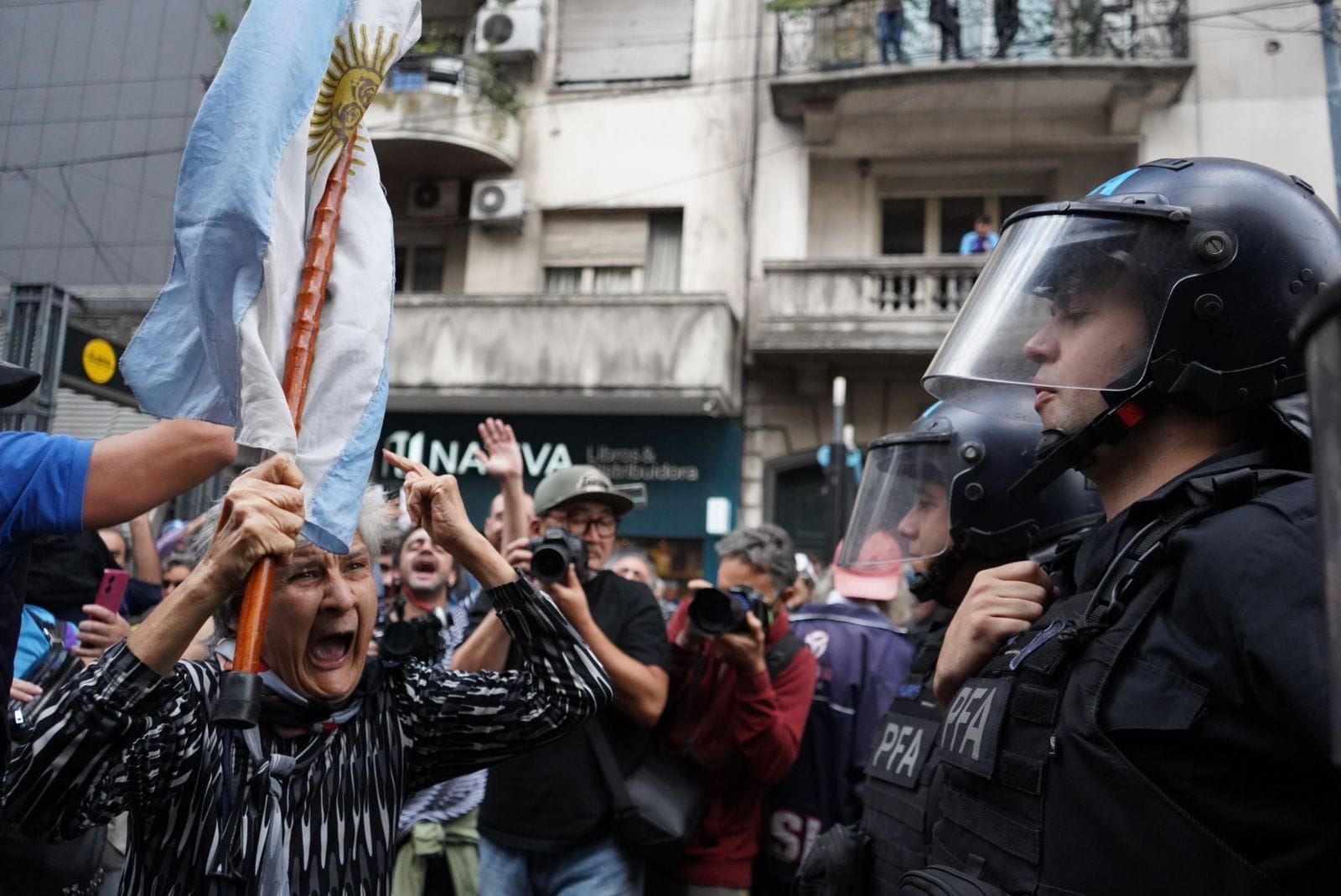 nxnoticias.com-reprimen-con-violencia-movilizacion-de-jubilados-en-argentina
