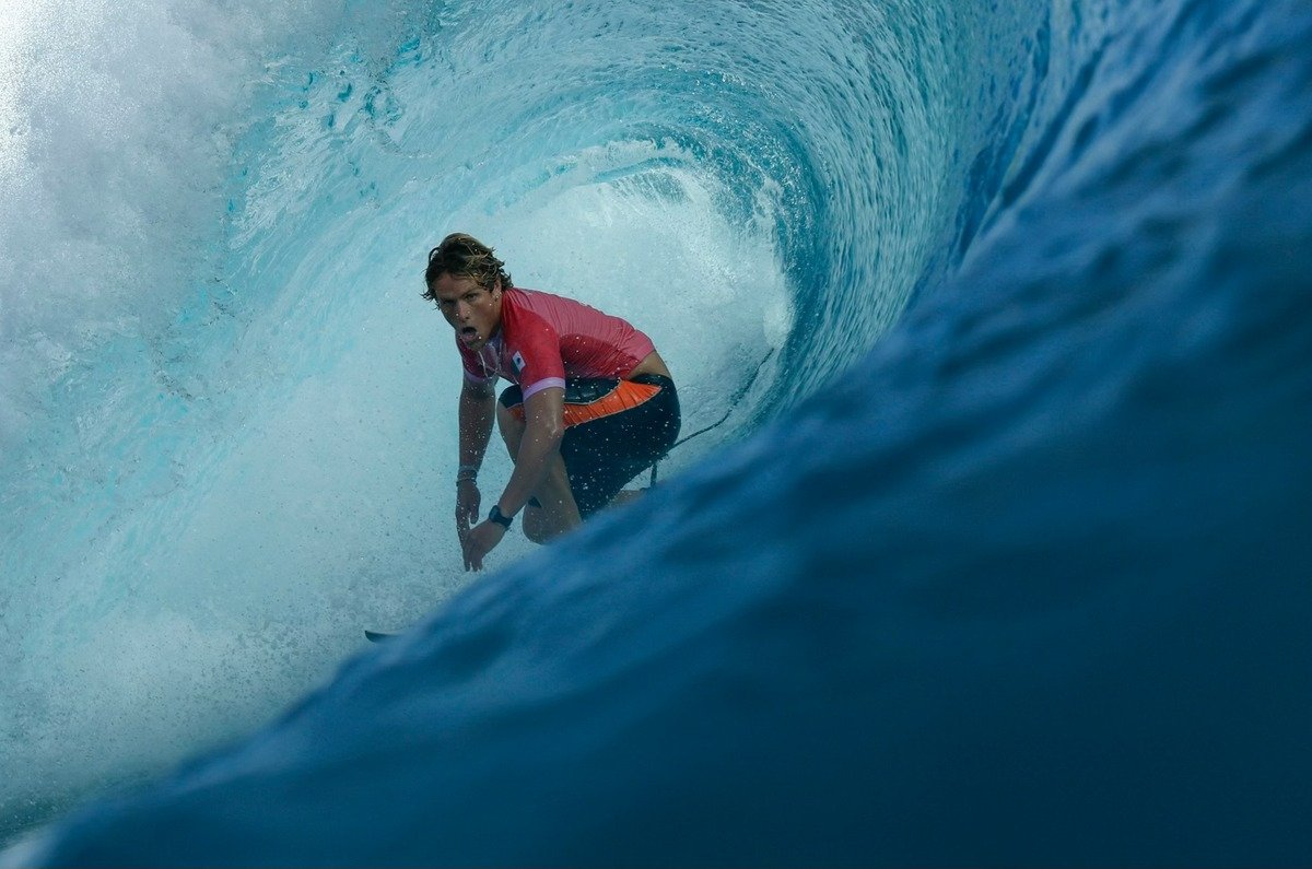 nxnoticias.com-el-surfista-mexicano-alan-cleland-deslumbra-con-ola-de-mas-de-8-puntos-en-la-wsl